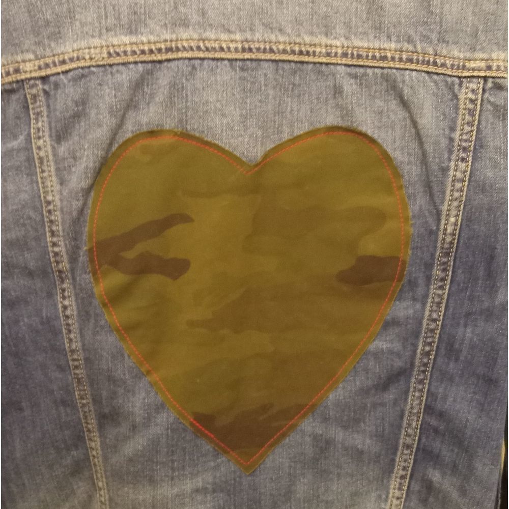 AMERICAN EAGLE DISTRESSS/FRINGE JEAN JACKET - Picture 5 of 5